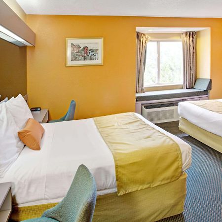 Microtel Inn & Suites By Wyndham Гатлинбург Экстерьер фото