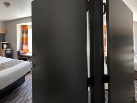 Microtel Inn & Suites By Wyndham Гатлинбург Экстерьер фото