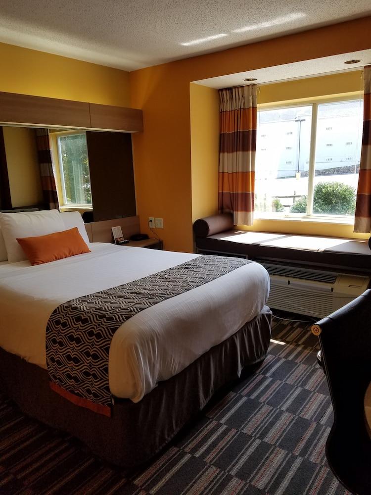 Microtel Inn & Suites By Wyndham Гатлинбург Экстерьер фото