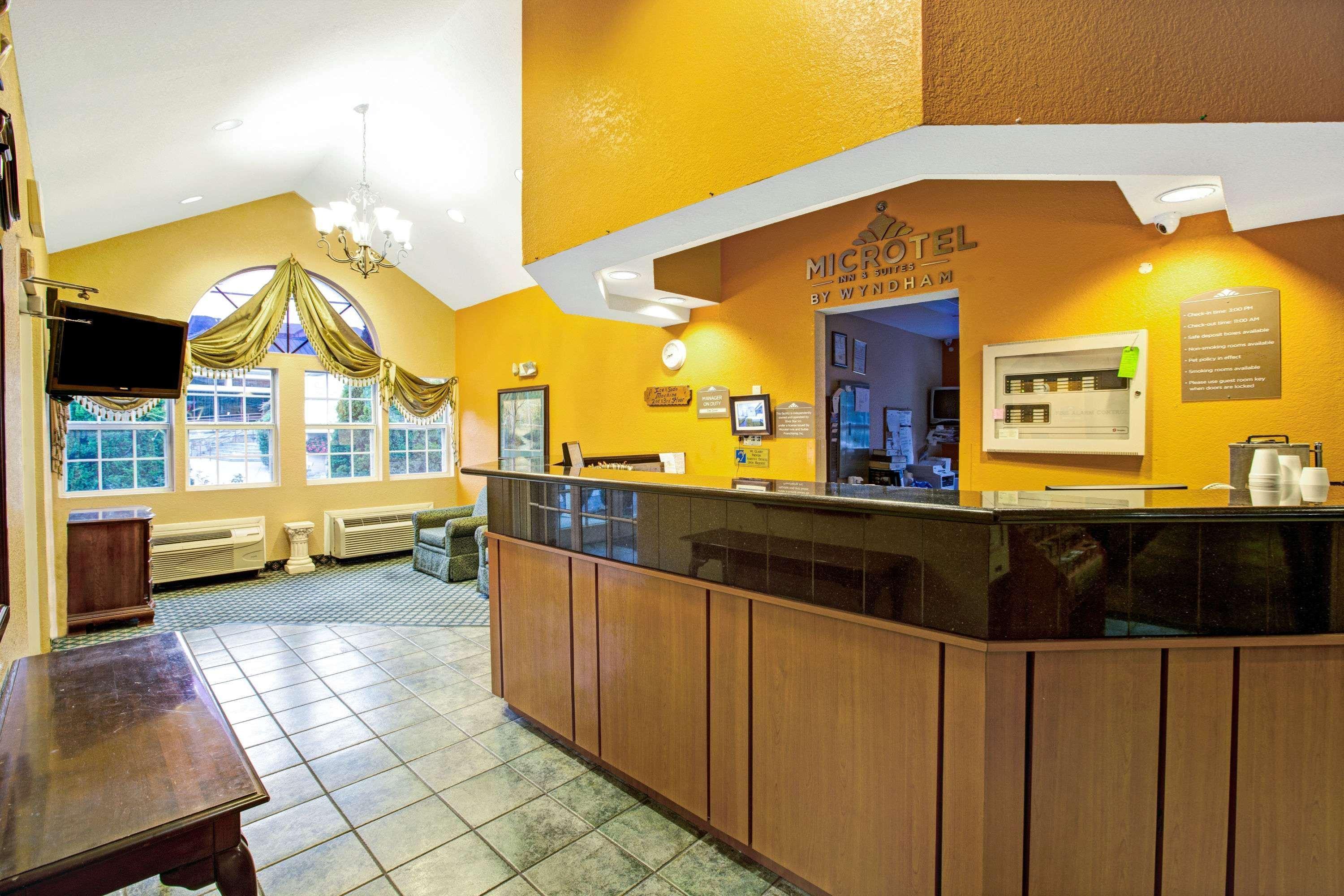 Microtel Inn & Suites By Wyndham Гатлинбург Экстерьер фото