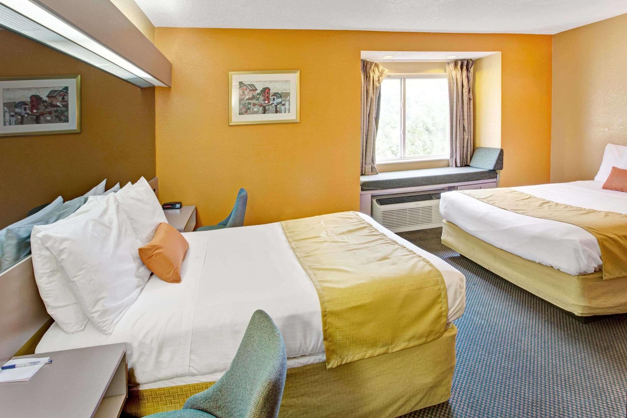 Microtel Inn & Suites By Wyndham Гатлинбург Экстерьер фото