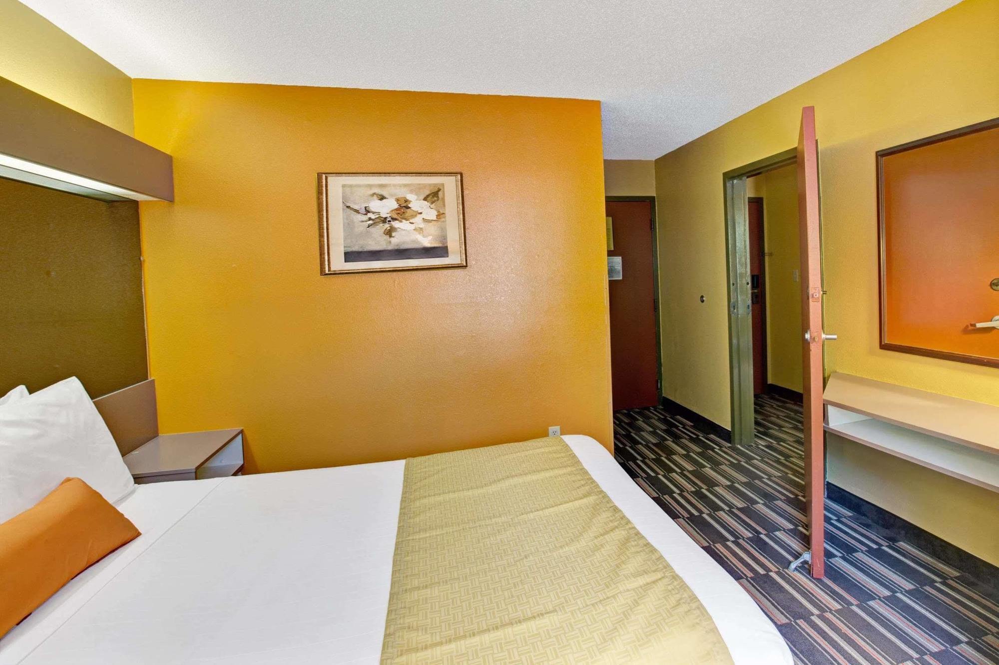 Microtel Inn & Suites By Wyndham Гатлинбург Экстерьер фото