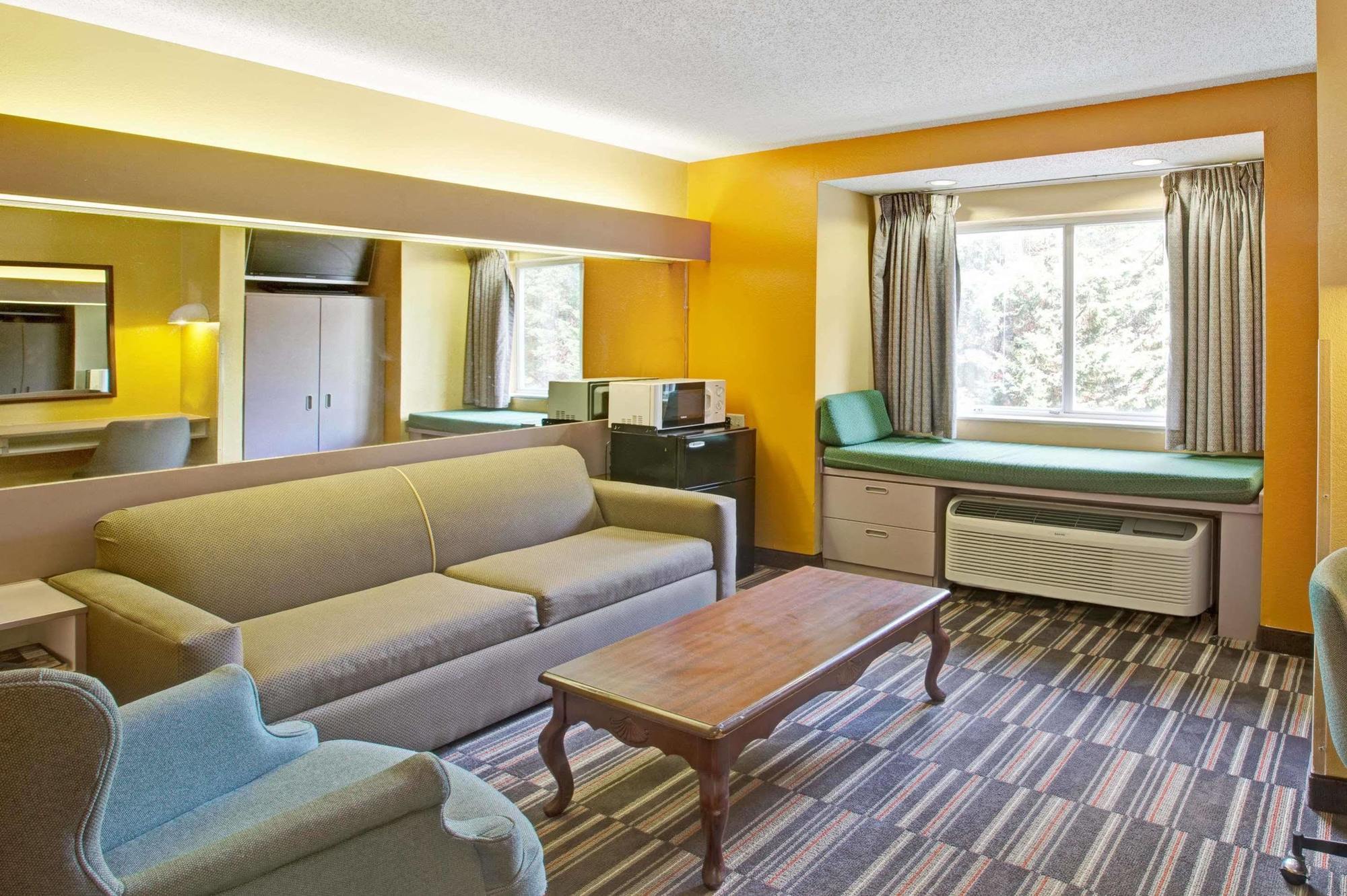 Microtel Inn & Suites By Wyndham Гатлинбург Экстерьер фото